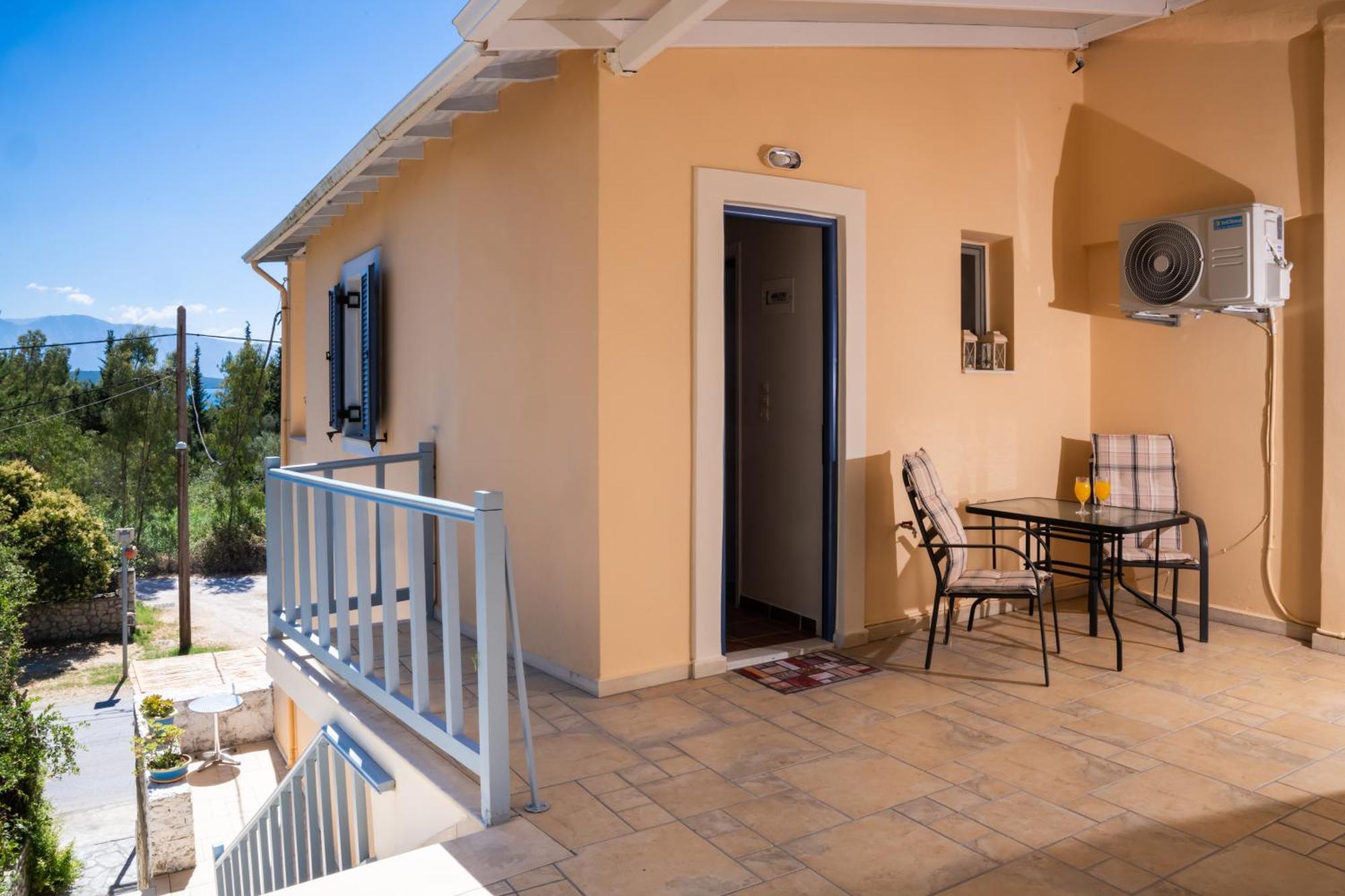 Ionio Hotel Nikiana Exterior photo