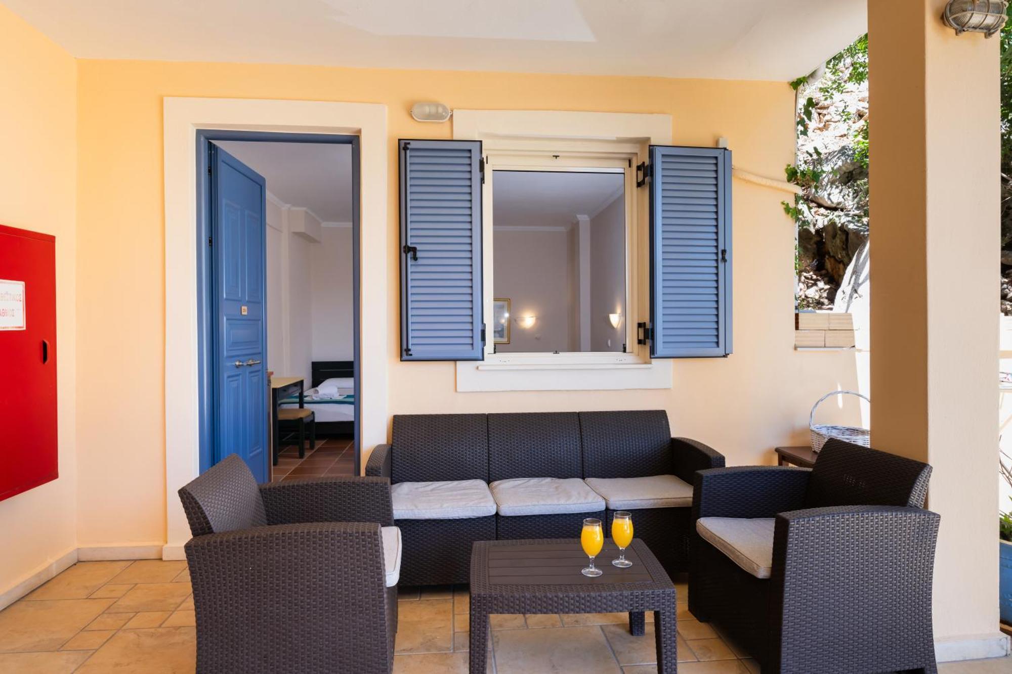 Ionio Hotel Nikiana Exterior photo