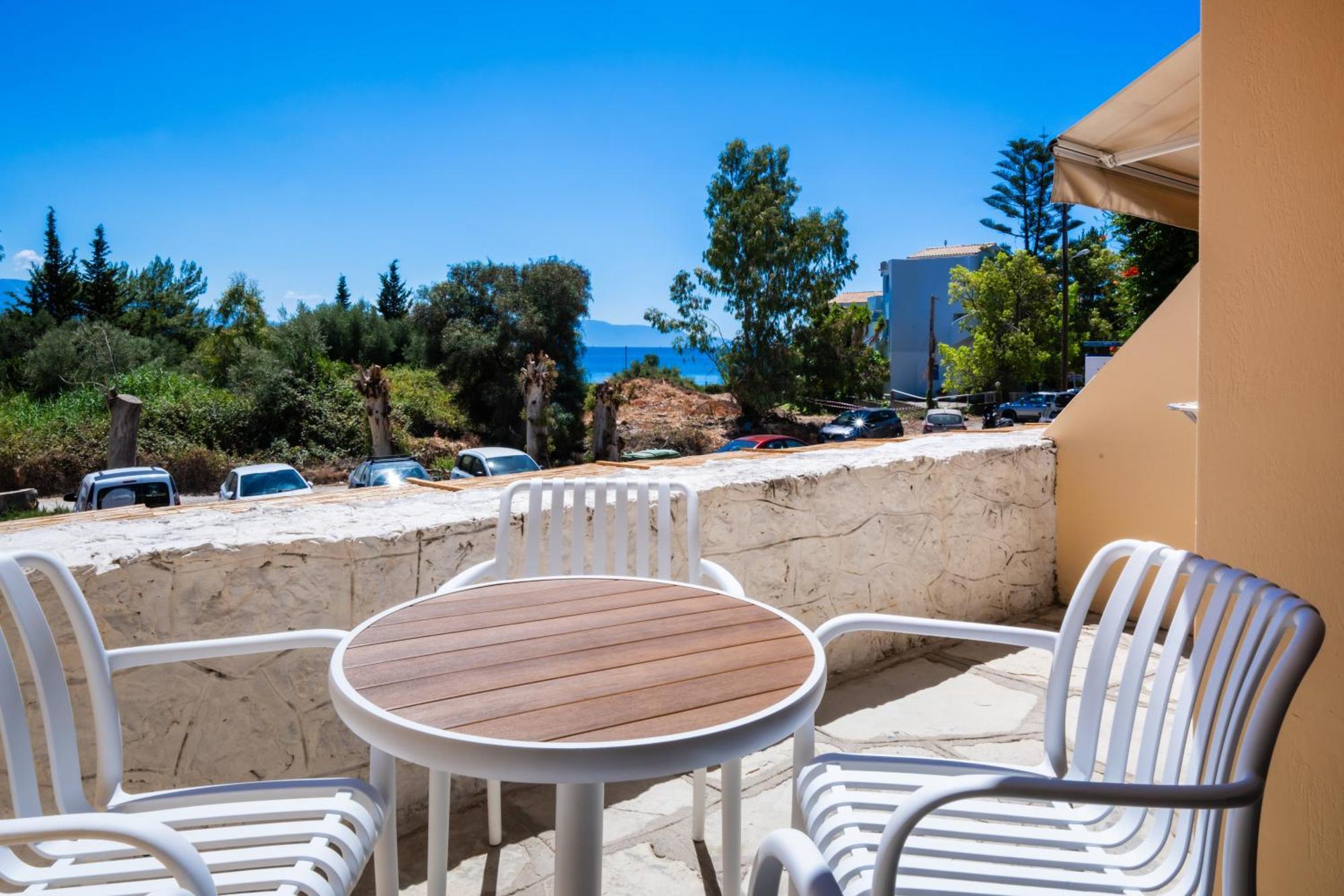 Ionio Hotel Nikiana Exterior photo